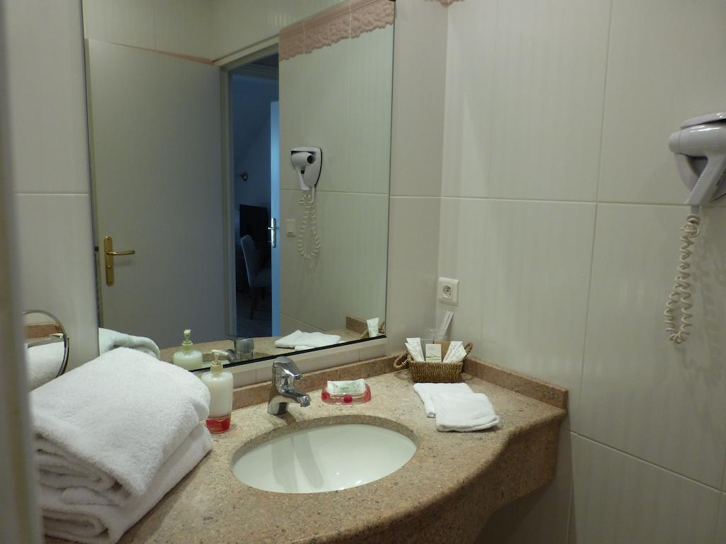 Saint-Ouen-les-Vignes L'Aubiniere Hotel Restaurant & Spa חדר תמונה