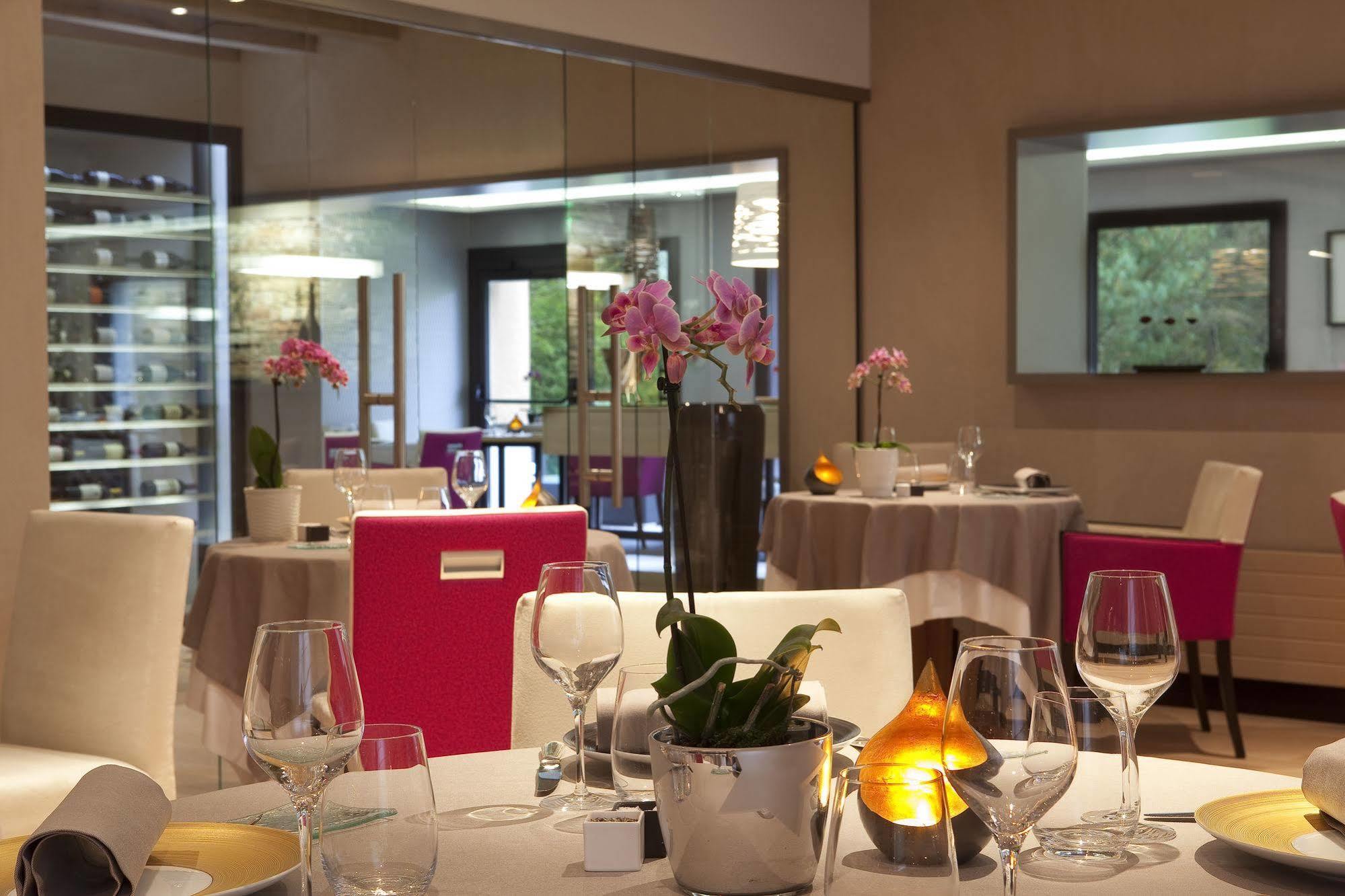 Saint-Ouen-les-Vignes L'Aubiniere Hotel Restaurant & Spa מראה חיצוני תמונה