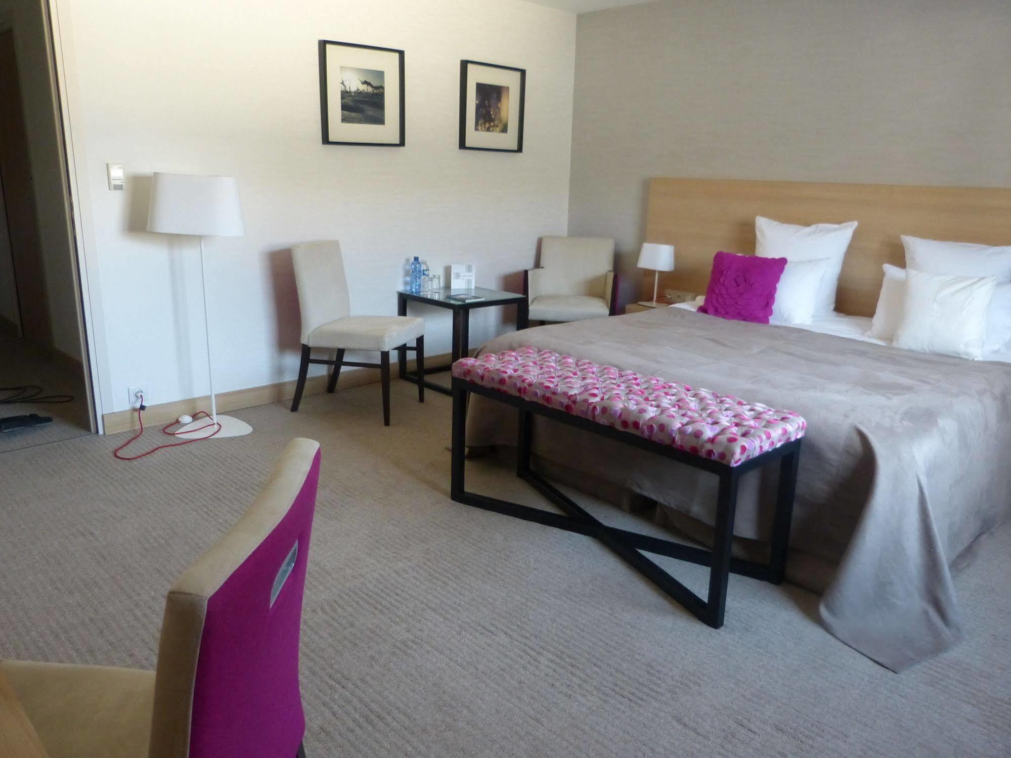 Saint-Ouen-les-Vignes L'Aubiniere Hotel Restaurant & Spa מראה חיצוני תמונה